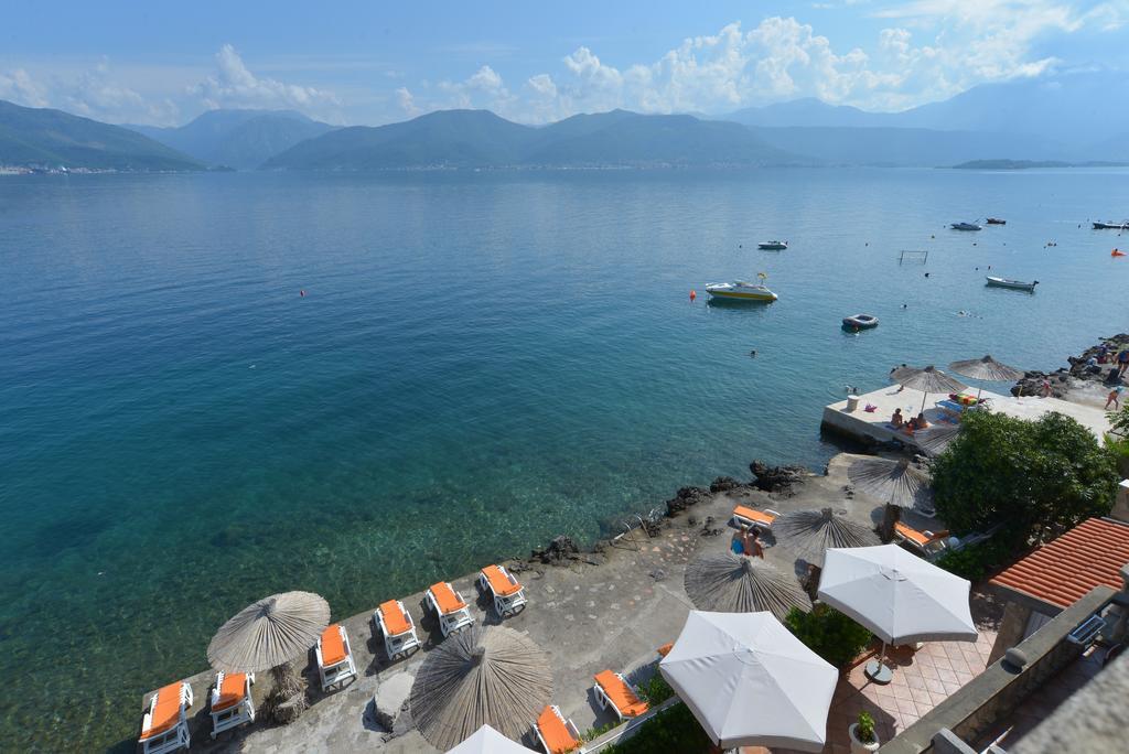 Apartments Palace Mira Mare Тиват Екстер'єр фото