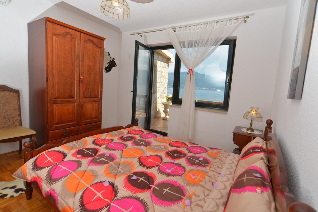 Apartments Palace Mira Mare Тиват Екстер'єр фото