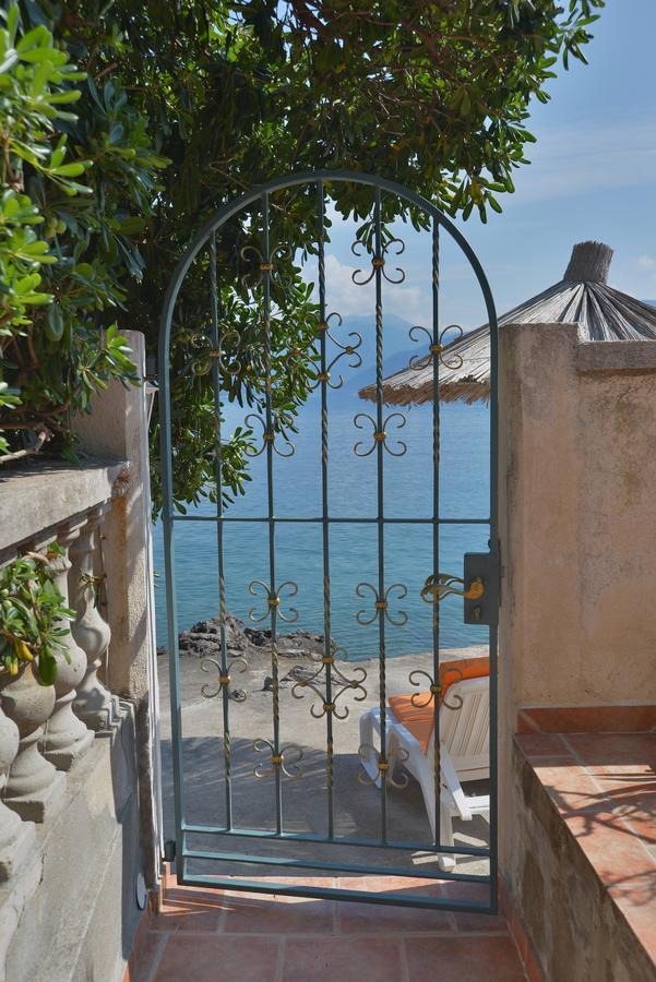 Apartments Palace Mira Mare Тиват Екстер'єр фото